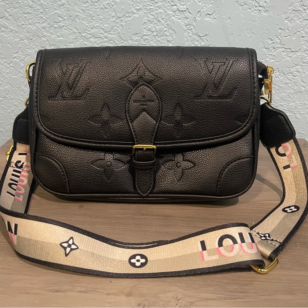 Elegant Black Crossbody Bag with Monogram
